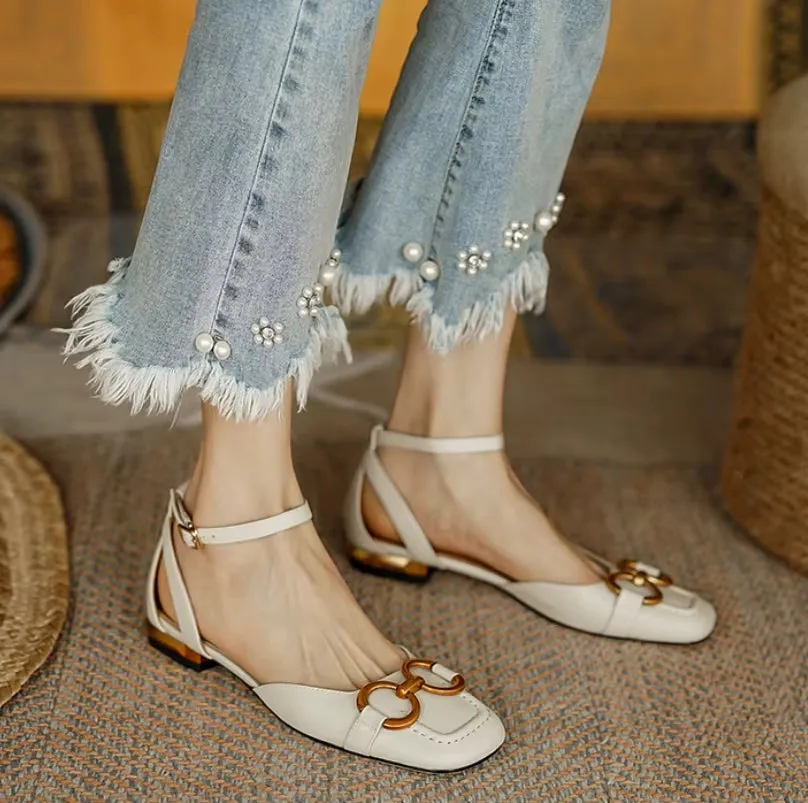 Mathilda | Closed Buckle Sandals