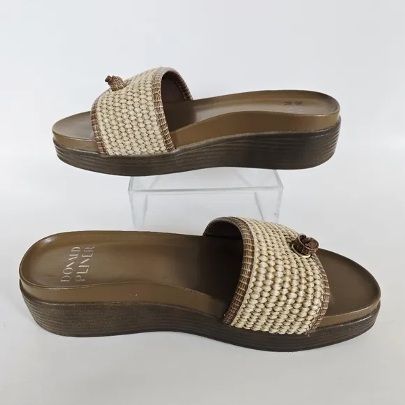 Medium Donald J. Pliner Women's Farrahr Raffia Biscotti (Tan) Thong