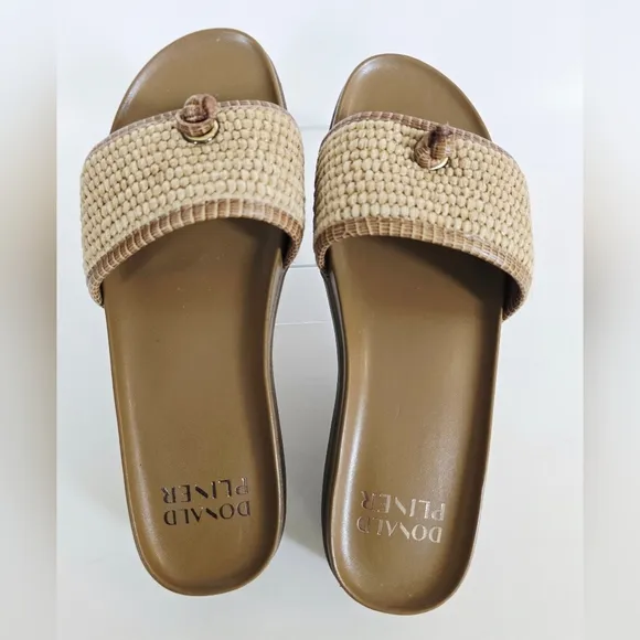 Medium Donald J. Pliner Women's Farrahr Raffia Biscotti (Tan) Thong