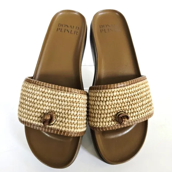 Medium Donald J. Pliner Women's Farrahr Raffia Biscotti (Tan) Thong