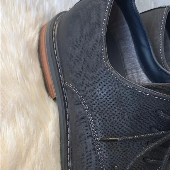 Men's Black Lace-Up Shoes