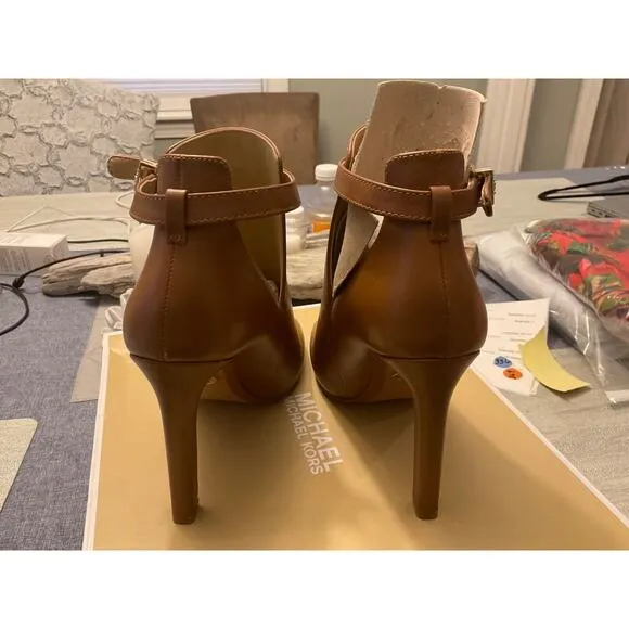 MICHAEL KORS LAWSON HIGH HEEL BUCKELED OPEN TOE SHOE. VACHETTA LEATHER. $298 SZ5
