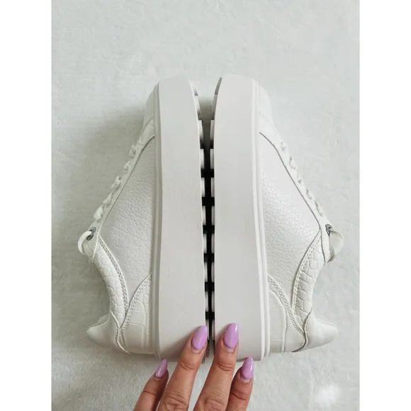 Michael Kors Womens White Faux Leather  Lace Up Platform Sneakers Shoes Sz 5.5M