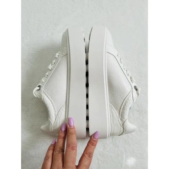 Michael Kors Womens White Faux Leather  Lace Up Platform Sneakers Shoes Sz 5.5M