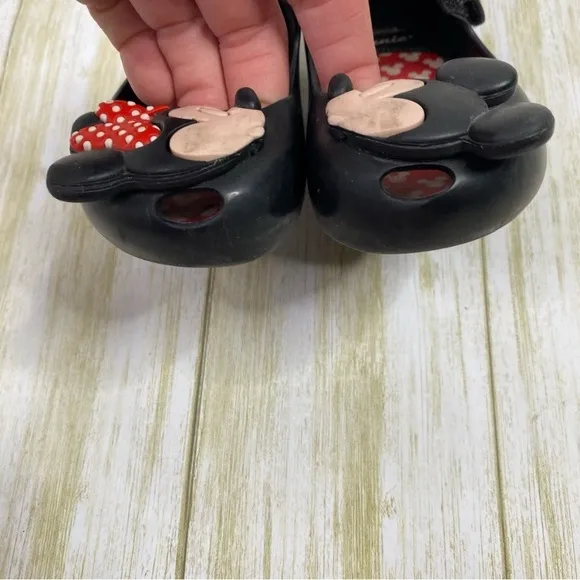 Mini Melissa Black Mickey &amp; Minnie Mouse Kissing Shoes