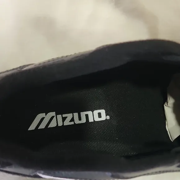Mizuno Men's Black Athletic Shoes Cleats