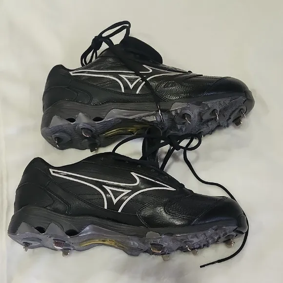 Mizuno Men's Black Athletic Shoes Cleats