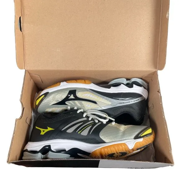 Mizuno Women’s Wave Lightning Z2 Volleyball Shoes Size 7.5