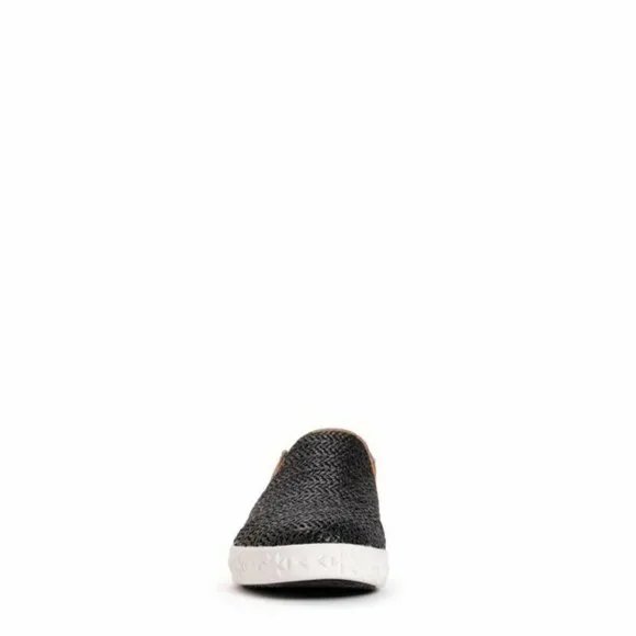 MUK LUKS Women's 8.5 Street Smart Sneaker Slip On Aztec Boho Casual Shoes