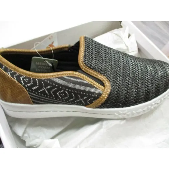 MUK LUKS Women's 8.5 Street Smart Sneaker Slip On Aztec Boho Casual Shoes