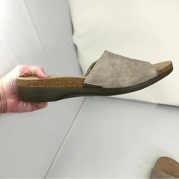 MUNRO Size 12 Beige Suede Laya Comfort Slides minimalist classic Neutral Sandal