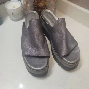 Naked Feet Sandals 9.5 M