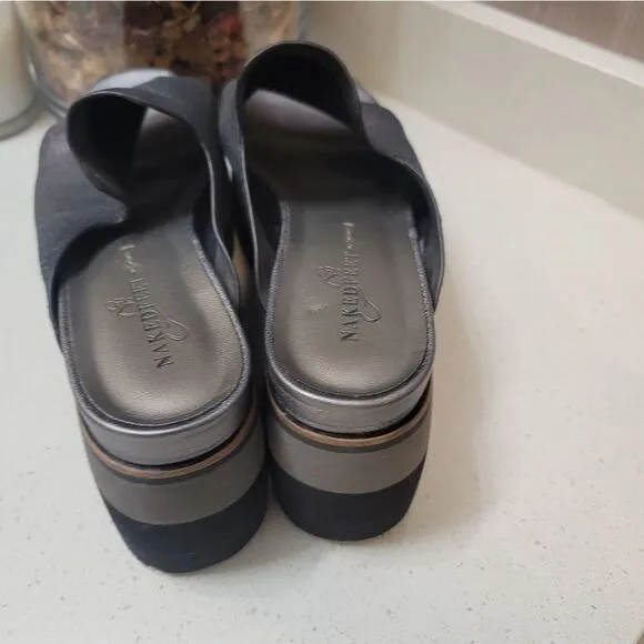 Naked Feet Sandals 9.5 M