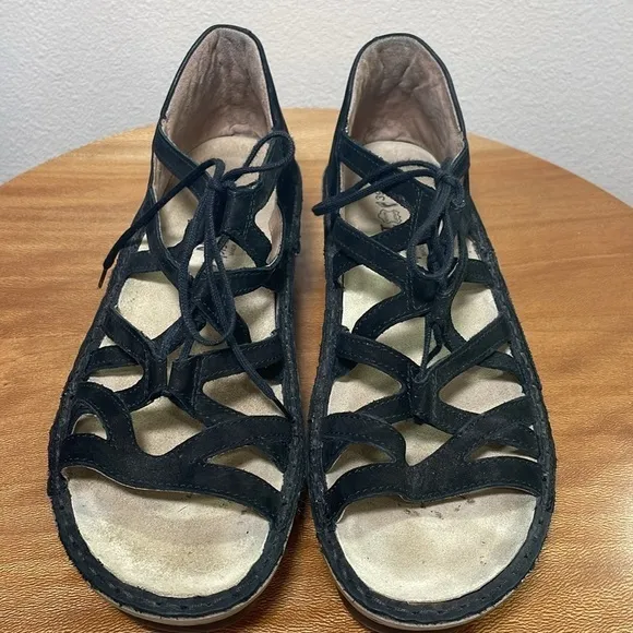 Naot Black Yarrow Strappy Sandals Size 39/8