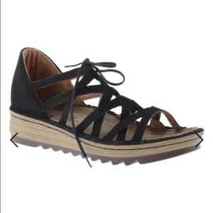Naot Black Yarrow Strappy Sandals Size 39/8