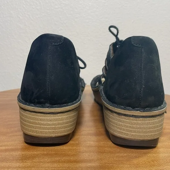Naot Black Yarrow Strappy Sandals Size 39/8