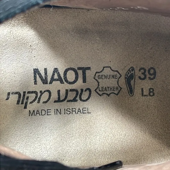 Naot Black Yarrow Strappy Sandals Size 39/8