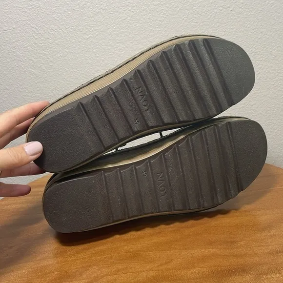 Naot Black Yarrow Strappy Sandals Size 39/8