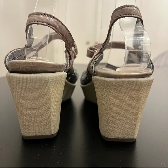Naot Deluxe Wedge Sandal Sterling Silver Threads 38 / 7