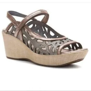 Naot Deluxe Wedge Sandal Sterling Silver Threads 38 / 7