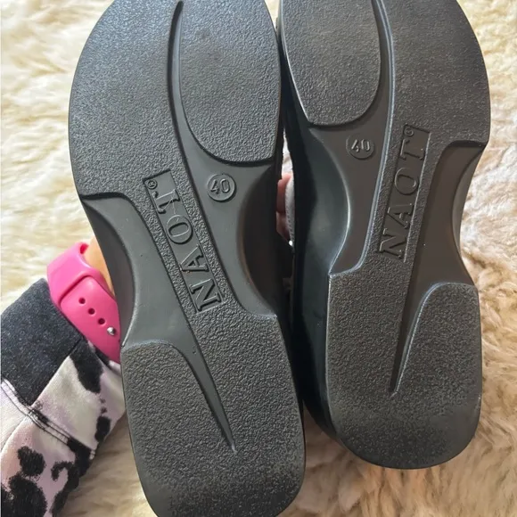 Naot Tan Leather Sandals with Ankle Strap and Sturdy Sole size 40 or 9.5