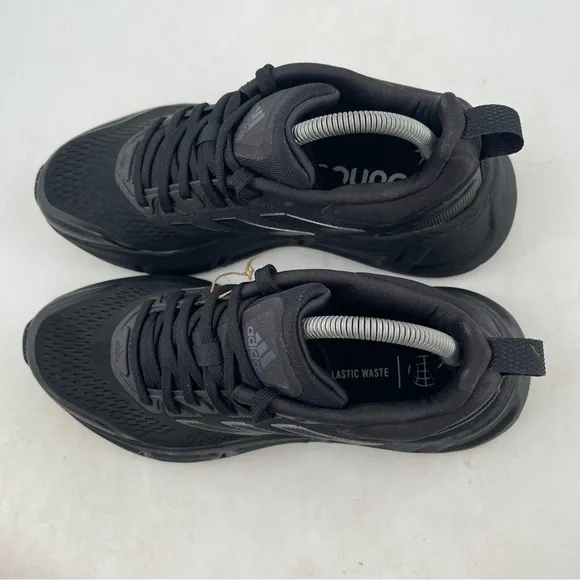 NEW Adidas Men’s Questar Black Low Top Running Shoes Sneakers- Size 7