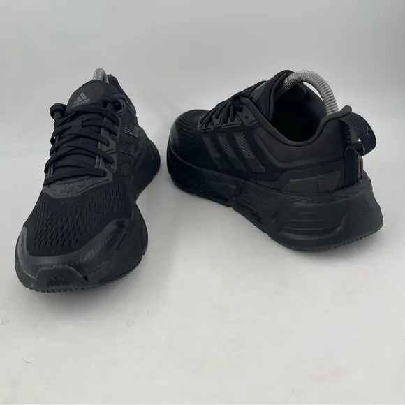 NEW Adidas Men’s Questar Black Low Top Running Shoes Sneakers- Size 7