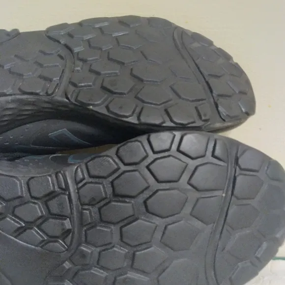 New Balance 520 Men's Black Running Shoes Sz 11