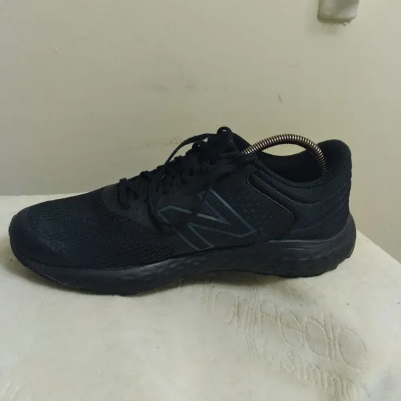 New Balance 520 Men's Black Running Shoes Sz 11