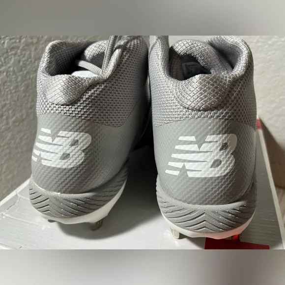 New Balance Men's baseball cleats shoes grey size 12 M4040AG4