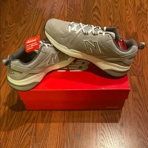 New Balance Men's Gray Sneakers 608v5