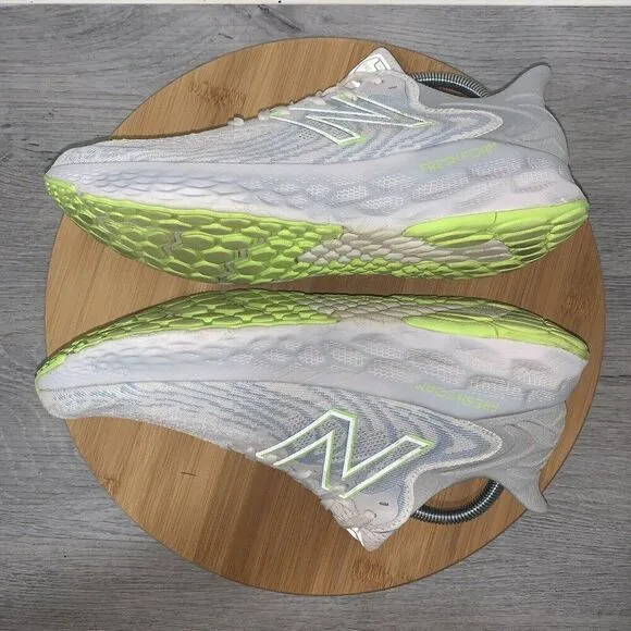 New Balance Womens Size 11 B W1080Y11 1080 V11 Multicolor Running Shoes Sneakers