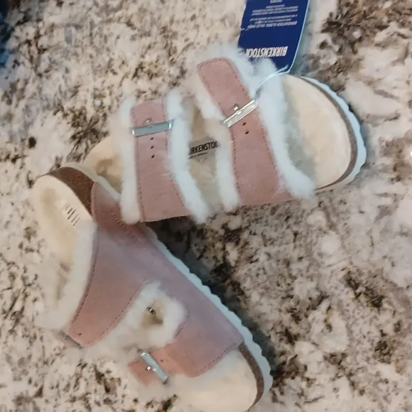 NEW Birkenstock Pink Suede Arizona Fur lined Size EU 41