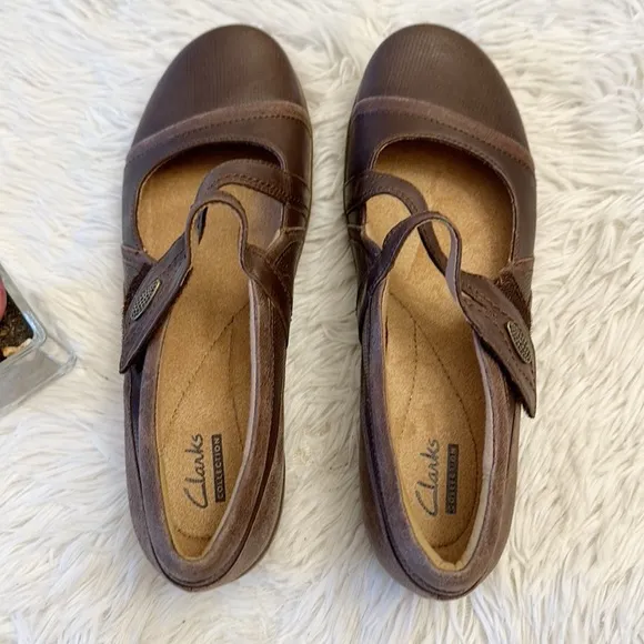 NEW CLARKS Brown luxury leather Mary Jane loafers flats shoes women size 8.5