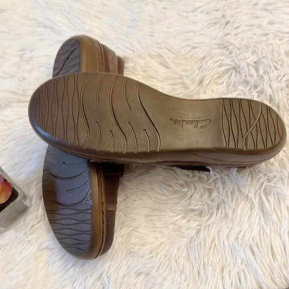 NEW CLARKS Brown luxury leather Mary Jane loafers flats shoes women size 8.5