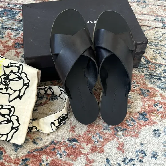 New Freda Salvador Black Criss Cross Women's Flatform Sandals size 8.5 wood sole
