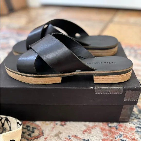 New Freda Salvador Black Criss Cross Women's Flatform Sandals size 8.5 wood sole