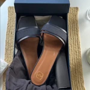 New in box Malone Souliers slide sandals in size 41, navy blue, linen/leather