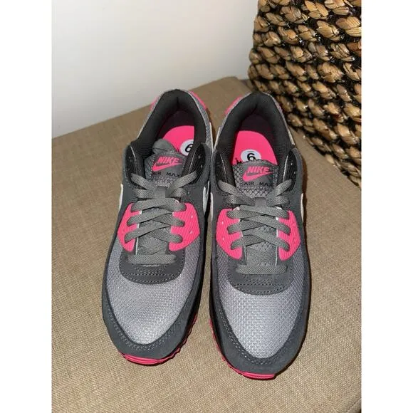 New Mens Nike Air Max 90 Wolf Grey Hyper Pink Black Size 9 DM0029-010