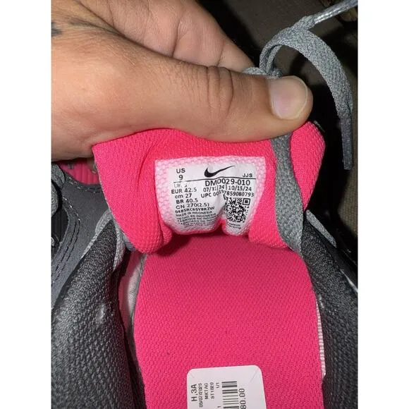 New Mens Nike Air Max 90 Wolf Grey Hyper Pink Black Size 9 DM0029-010