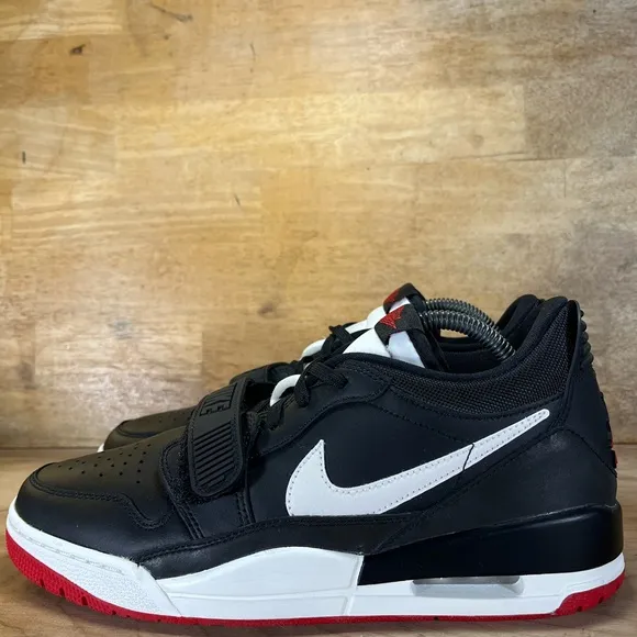 NEW Nike Air Jordan Legacy 312 Mens Sz 9.5 Shoes Sneakers Black Red HJ9029-010