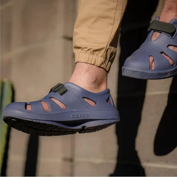 NEW Oofos Oocandoo Recovery Fisherman Water Sandals Womens 12 Mens 10 Blue Strap