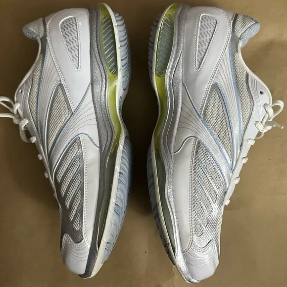 NEW Skechers Shape Ups Toners KTP Fitness Athletic Shoes White Silver Size 11