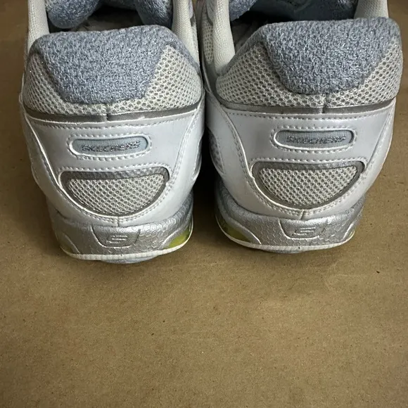 NEW Skechers Shape Ups Toners KTP Fitness Athletic Shoes White Silver Size 11