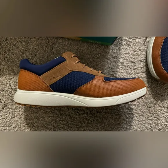 NEW Traq by Alegria “Old Sqool” Mens 11 professional athletic smart shoes Sz 45