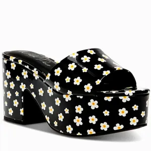 New w/o Box Wild Pair Melborne Faux Patent Leather Daisy Print Wedge Sandal Sz.8
