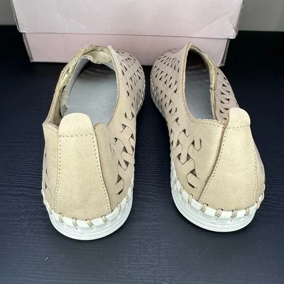 NIB womans eric michael Inez slip on leather flat leather shoe size 39 (8-8.5)