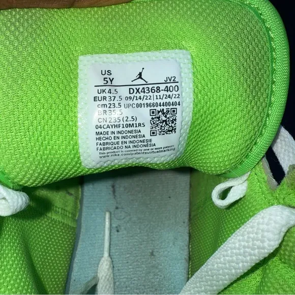 Nike Air Jordan 1 Mid 'Recycled Grind' Size 5Y Blue/Green/Yellow