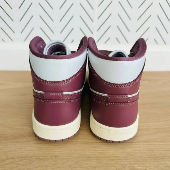 🤩Nike Air Jordan 1 Mid 'Sky J Mauve' Sz 7 Women's  Shoes White BQ6472-050 New