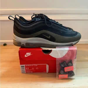 Nike Air Max 97 Men's Black and Green Shoes